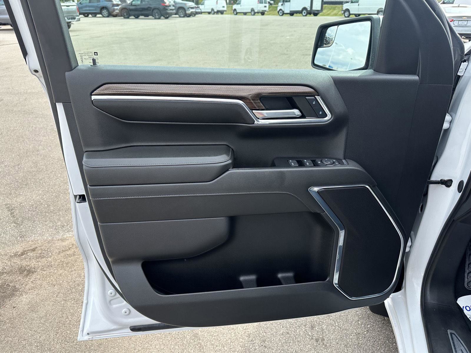 Used 2024 Chevrolet Silverado 1500 LT image 19