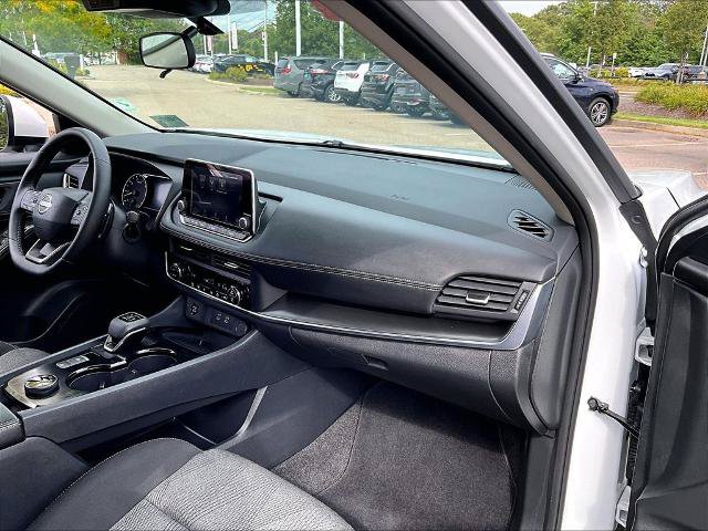 Certified 2026 Nissan Rogue SV AWD/4WD image 13
