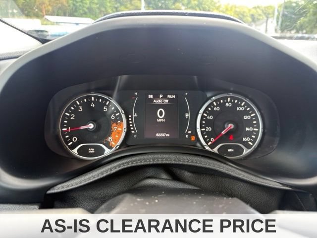 Used 2016 Jeep Renegade Latitude w/ Cold Weather Group FWD image 26