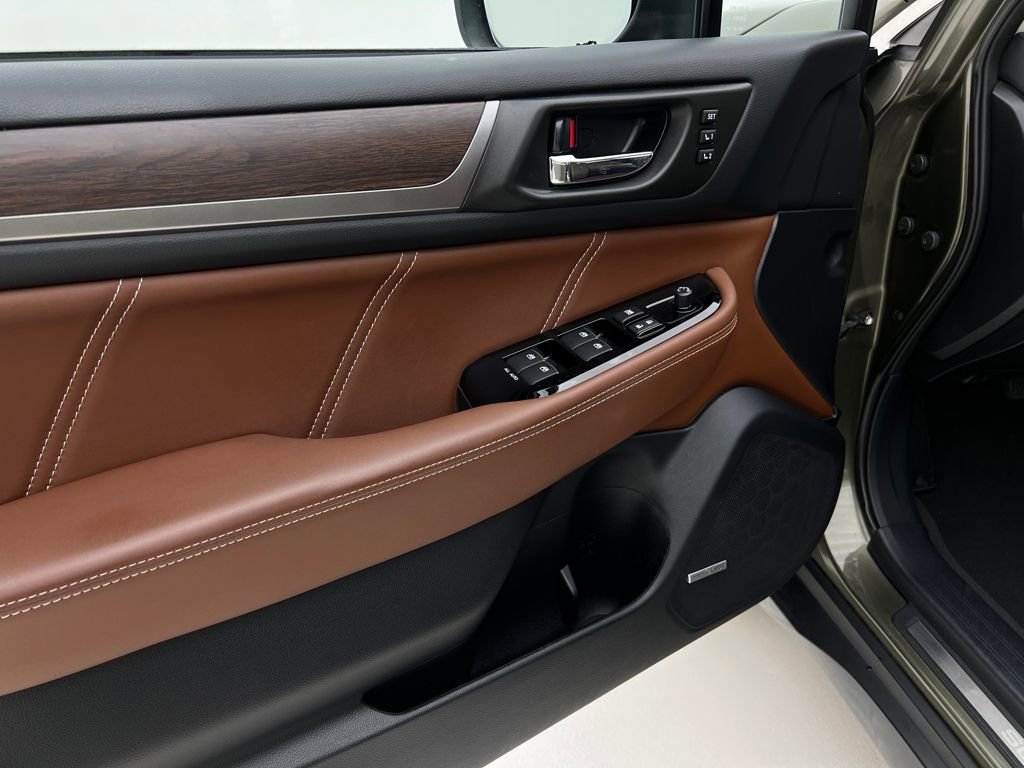 Used 2018 Subaru Outback 3.6R Touring image 25