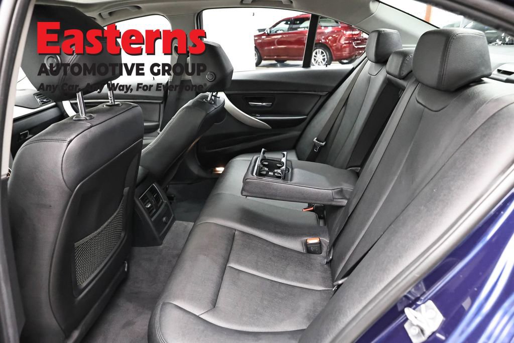 Used 2017 BMW 320i xDrive Sedan AWD/4WD image 23
