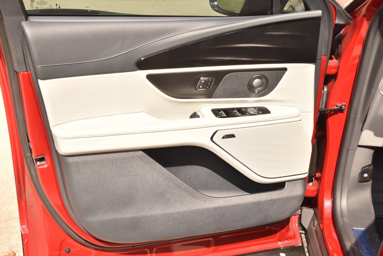 New 2026 Lincoln Nautilus Reserve AWD/4WD image 37