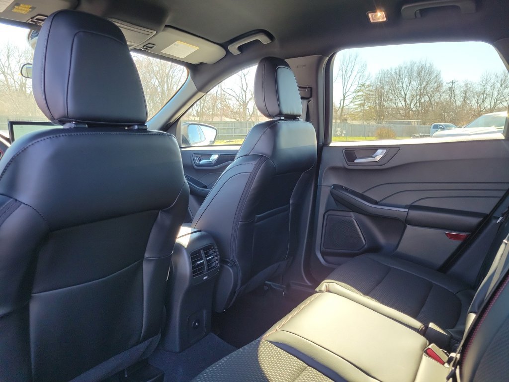 New 2026 Ford Escape ST-Line w/ Tech Pack #1 AWD/4WD image 16