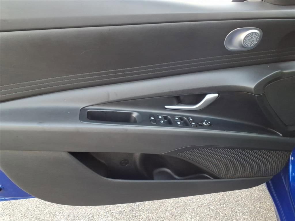 Used 2026 Hyundai Elantra SE image 16