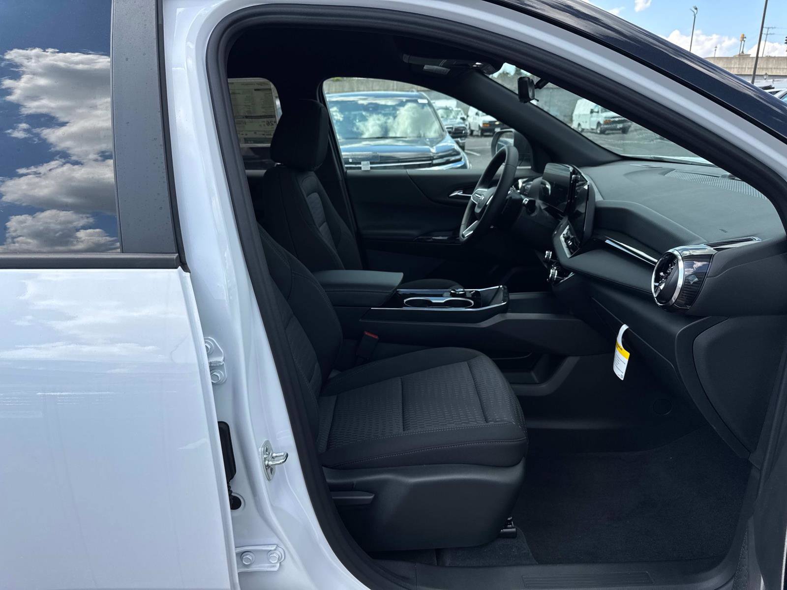 New 2026 Chevrolet Equinox LT w/ Safety and Technology Package image 12