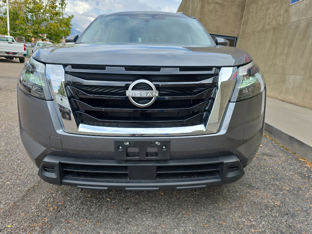 Used 2024 Nissan Pathfinder SV image 9
