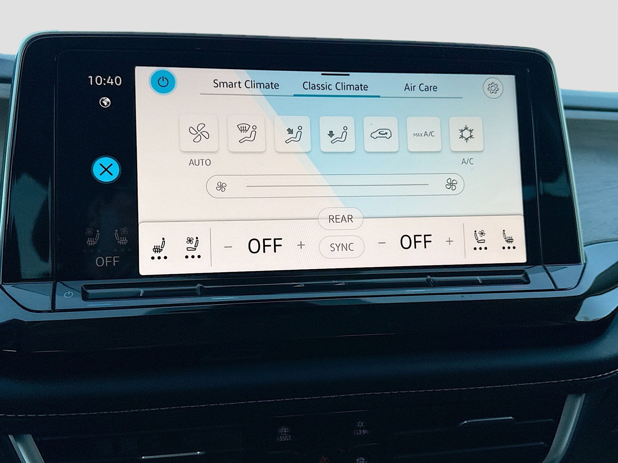 Used 2024 Volkswagen Atlas SE image 34