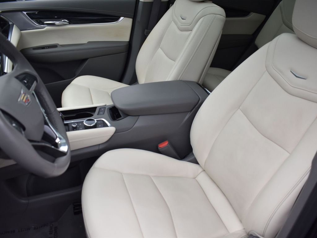 Certified 2023 Cadillac XT6 Premium Luxury w/ LPO, Floor Liner Package image 14