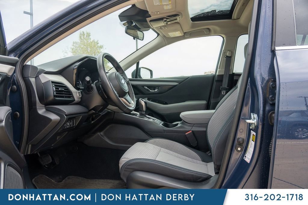 Used 2025 Subaru Outback Premium AWD/4WD image 3