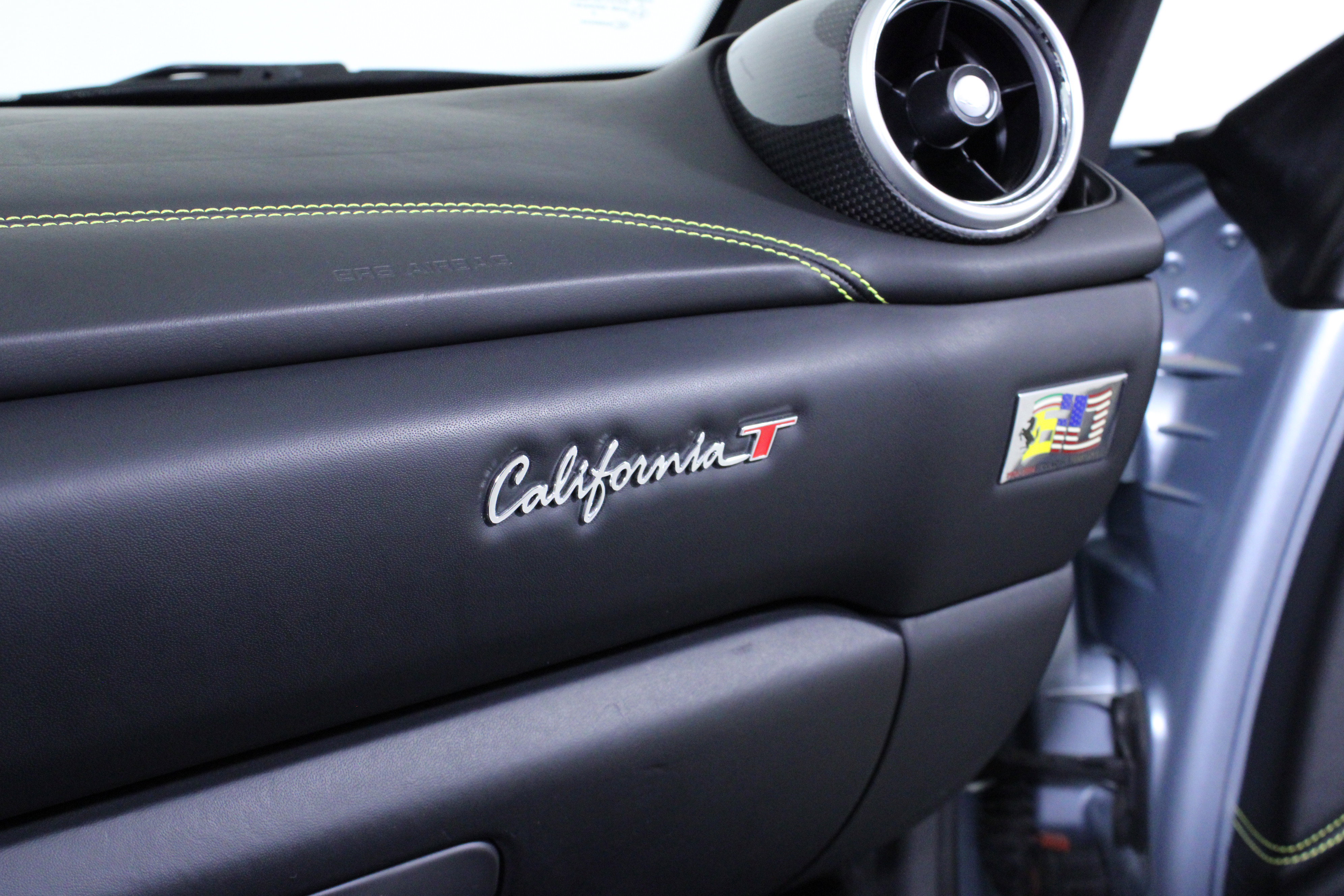 Used 2015 Ferrari California T image 31