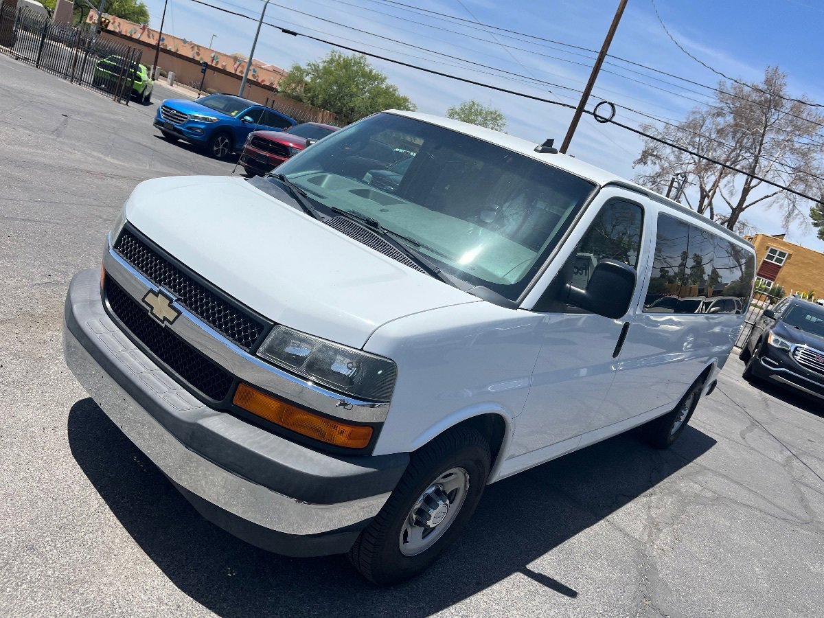 Used 2017 Chevrolet Express 3500 LT w/ LT Preferred Equipment Group RWD image 41