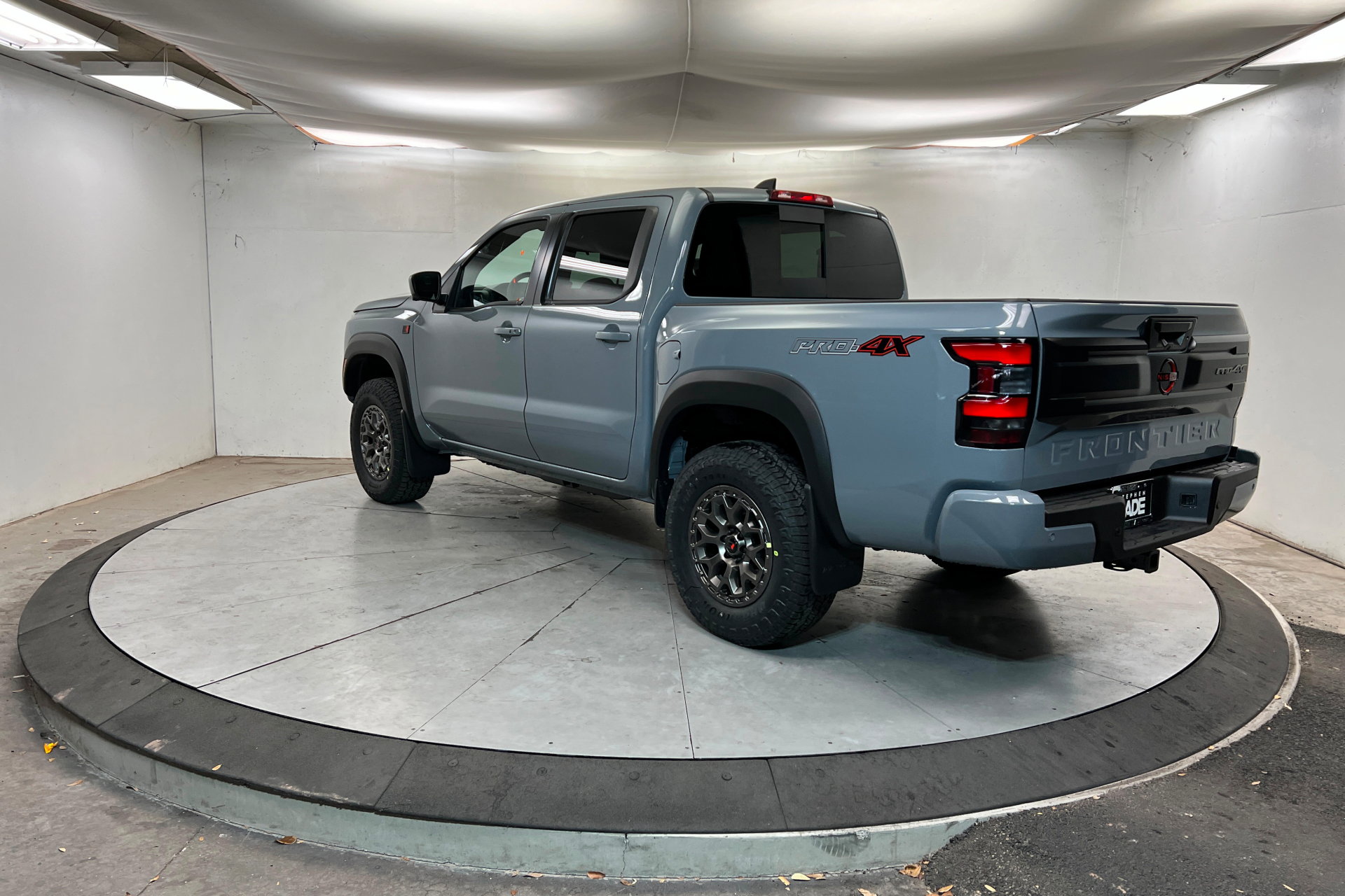 New 2026 Nissan Frontier PRO-4X w/ Pro-4x Convenience Package image 3