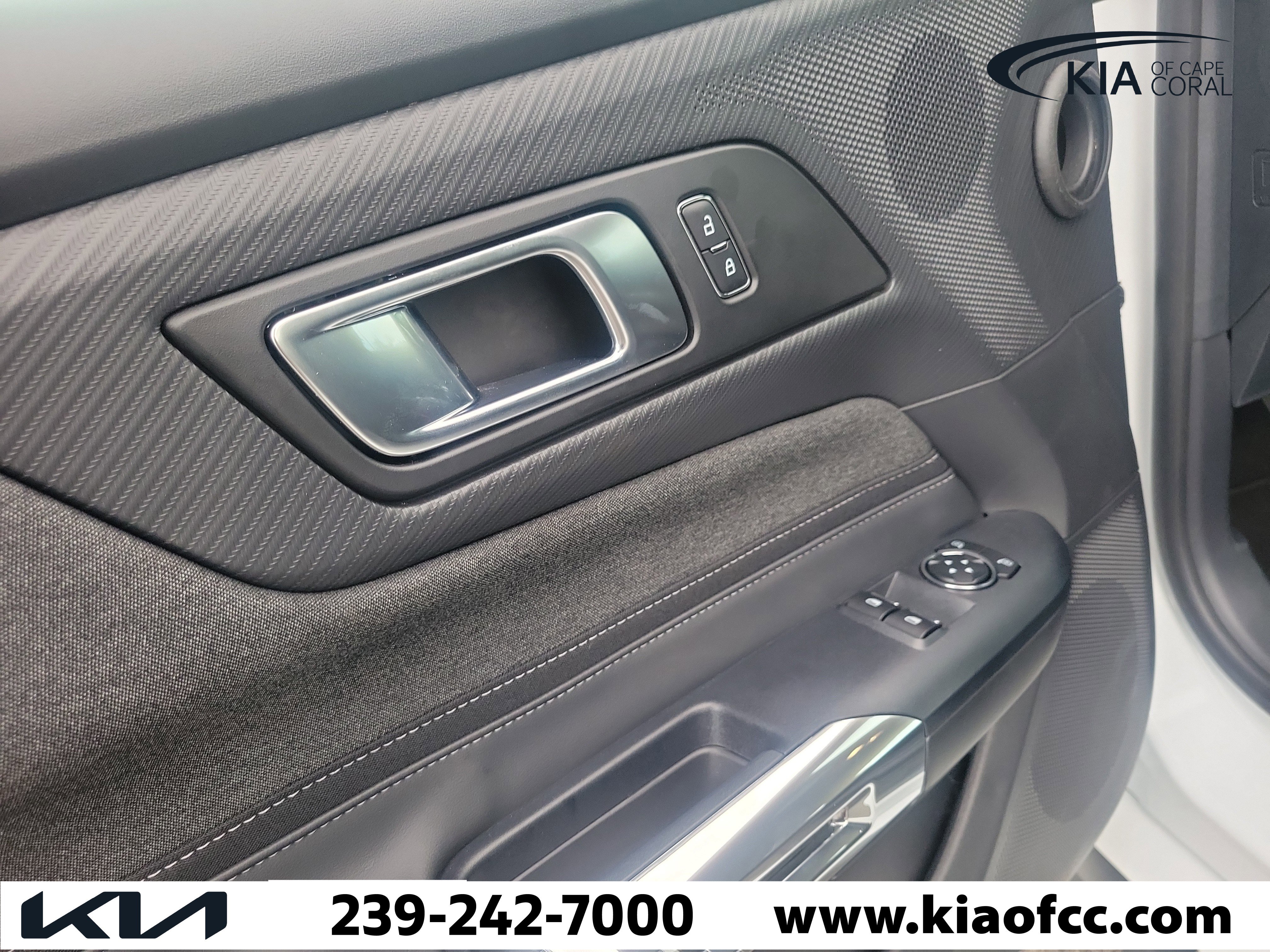 Used 2025 Ford Mustang GT RWD image 12