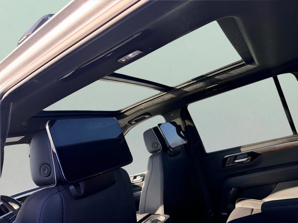 New 2026 Chevrolet Suburban Premier image 34