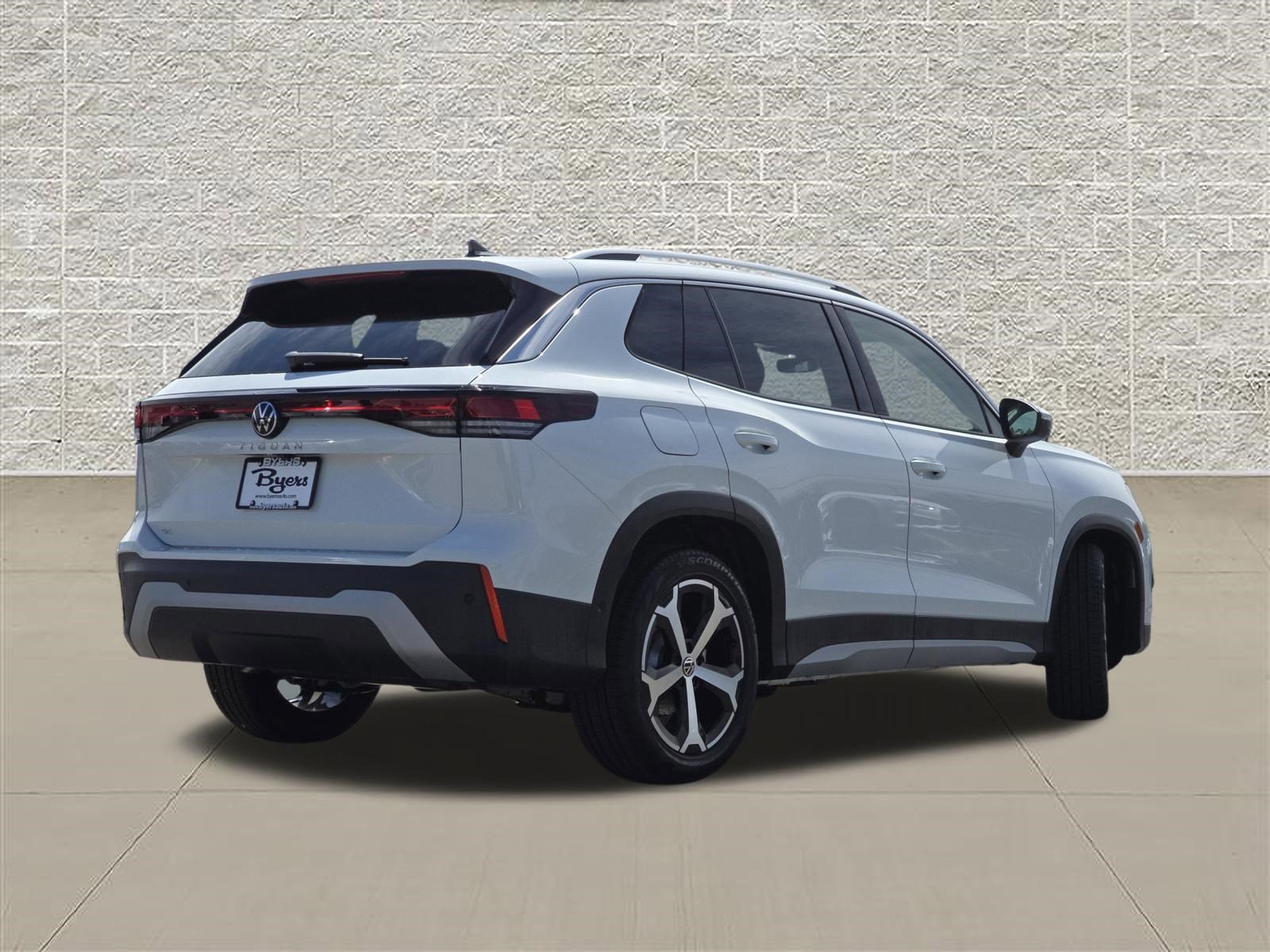 New 2026 Volkswagen Tiguan SE FWD image 7
