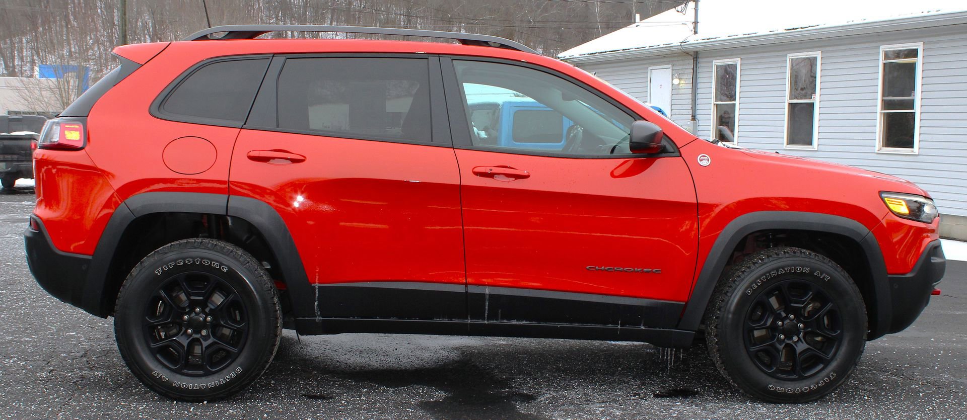 Used 2021 Jeep Cherokee Trailhawk w/ Technology Group image 4