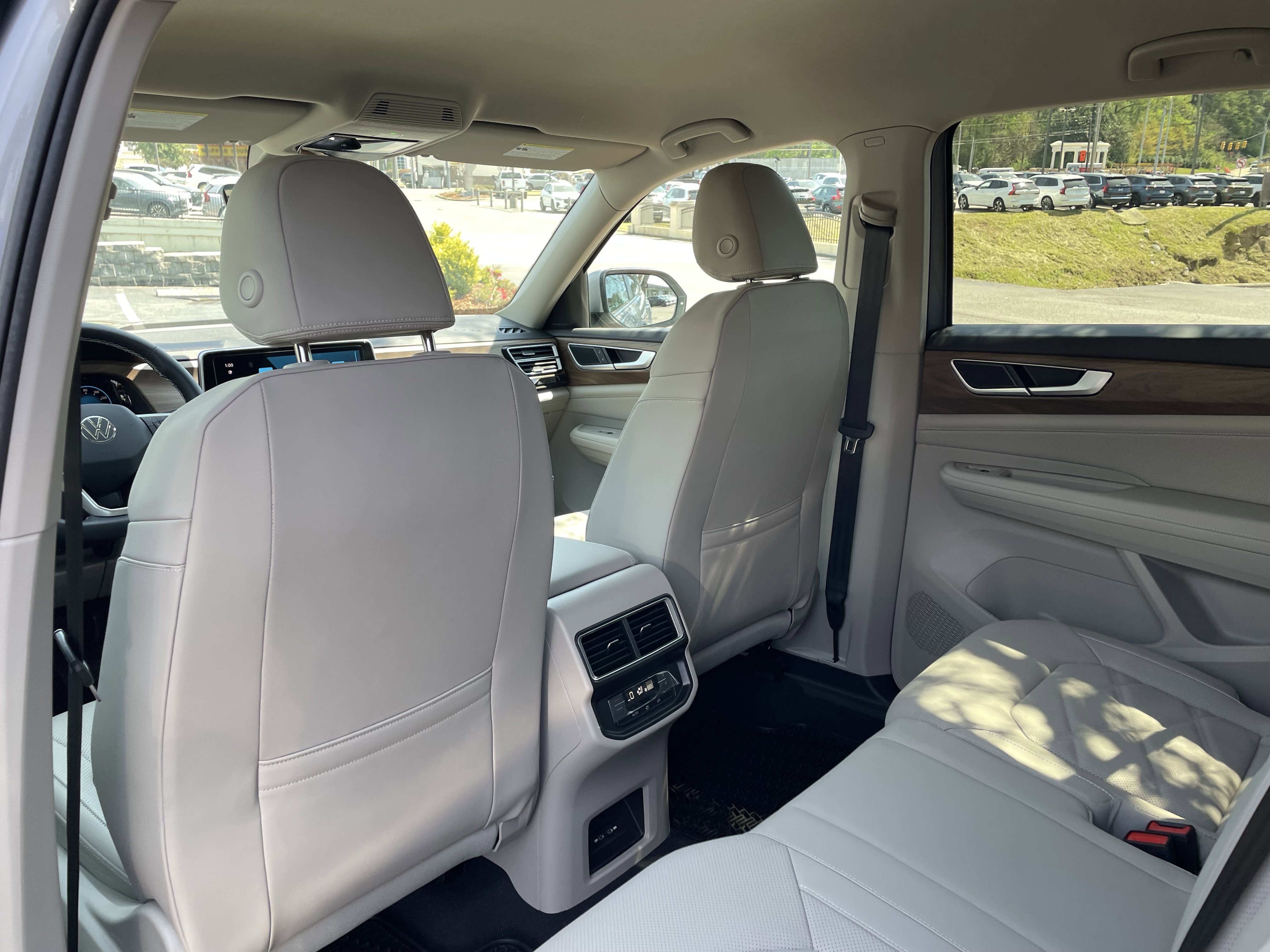 New 2026 Volkswagen Atlas SE image 12