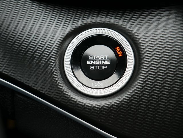 Used 2025 Jeep Grand Cherokee Altitude image 27