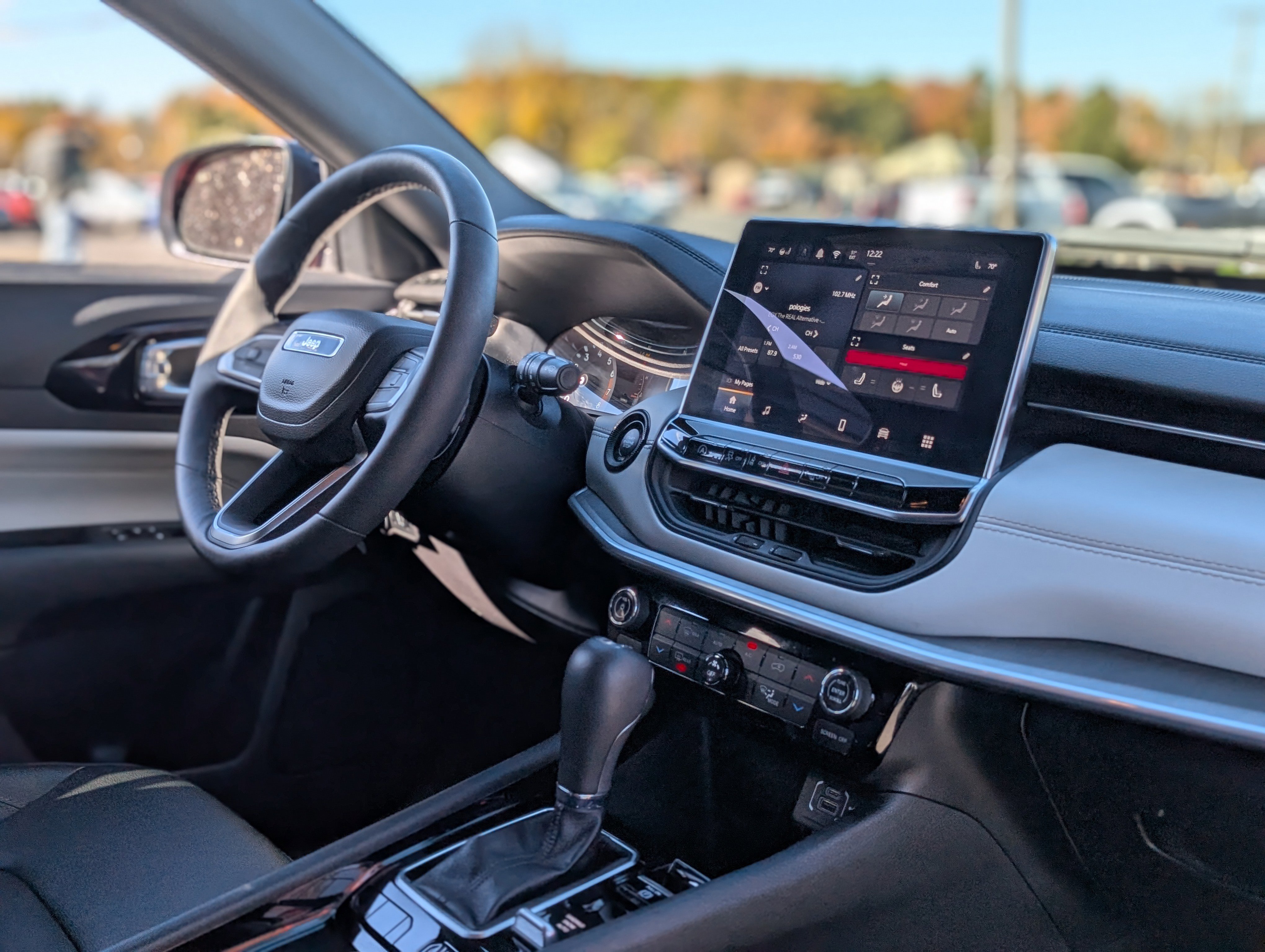 Used 2024 Jeep Compass Limited image 43