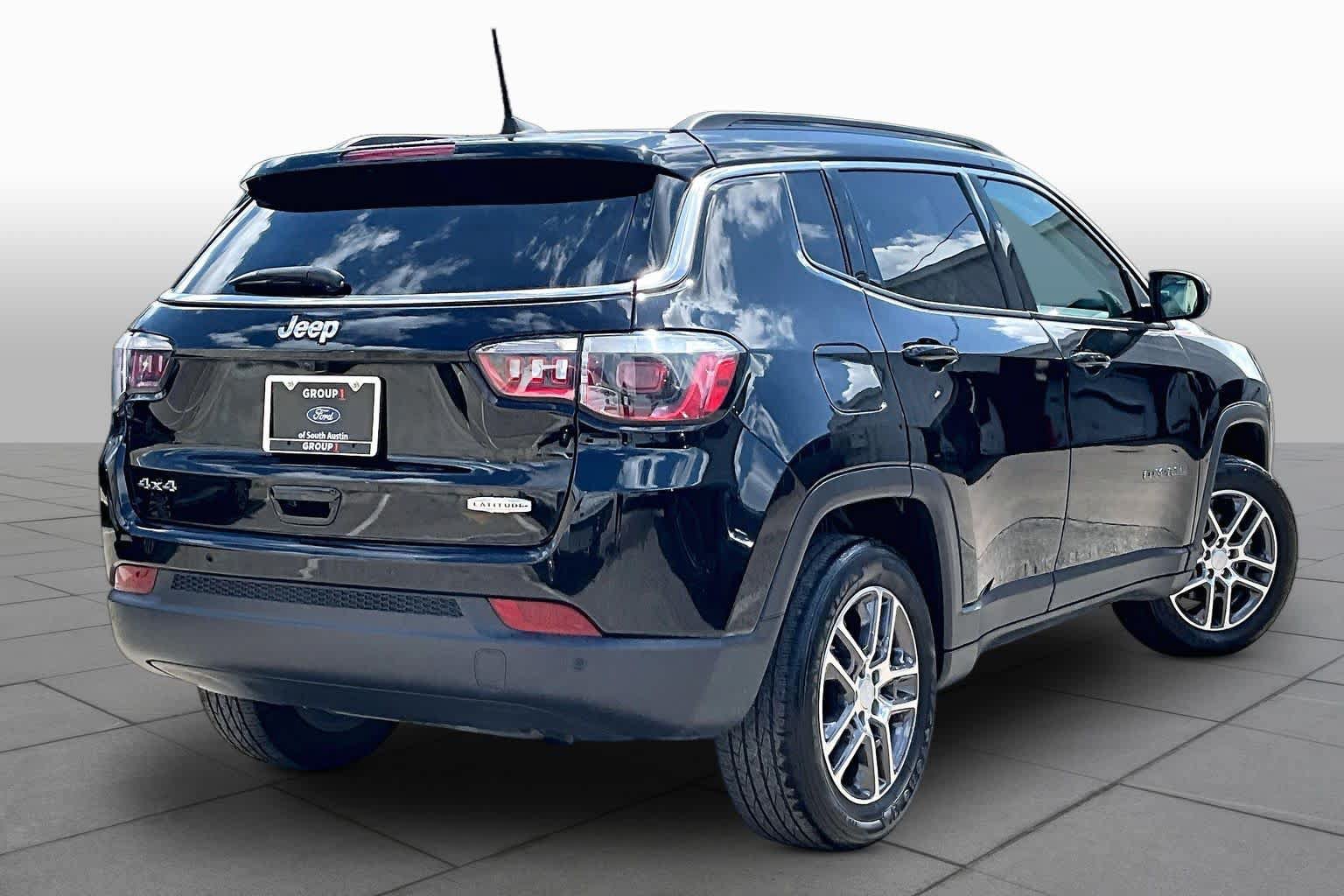 Used 2020 Jeep Compass Latitude AWD/4WD image 7