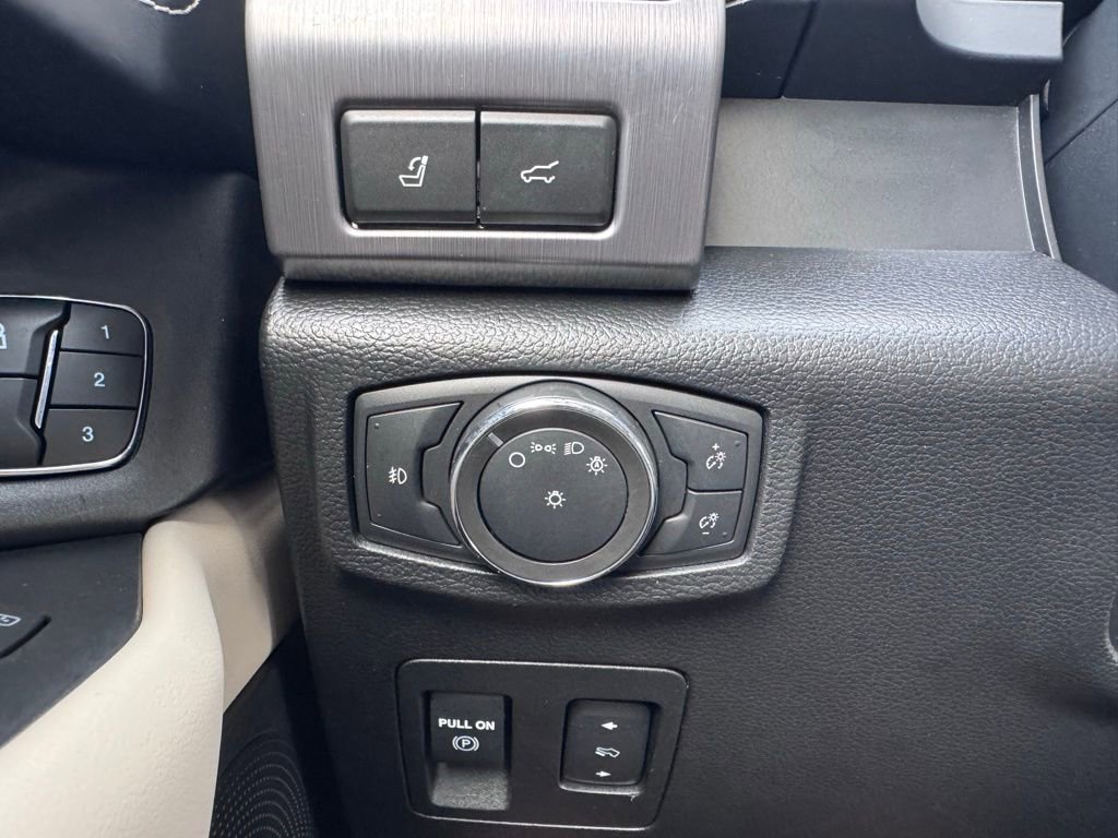 Used 2021 Ford Expedition Platinum image 42