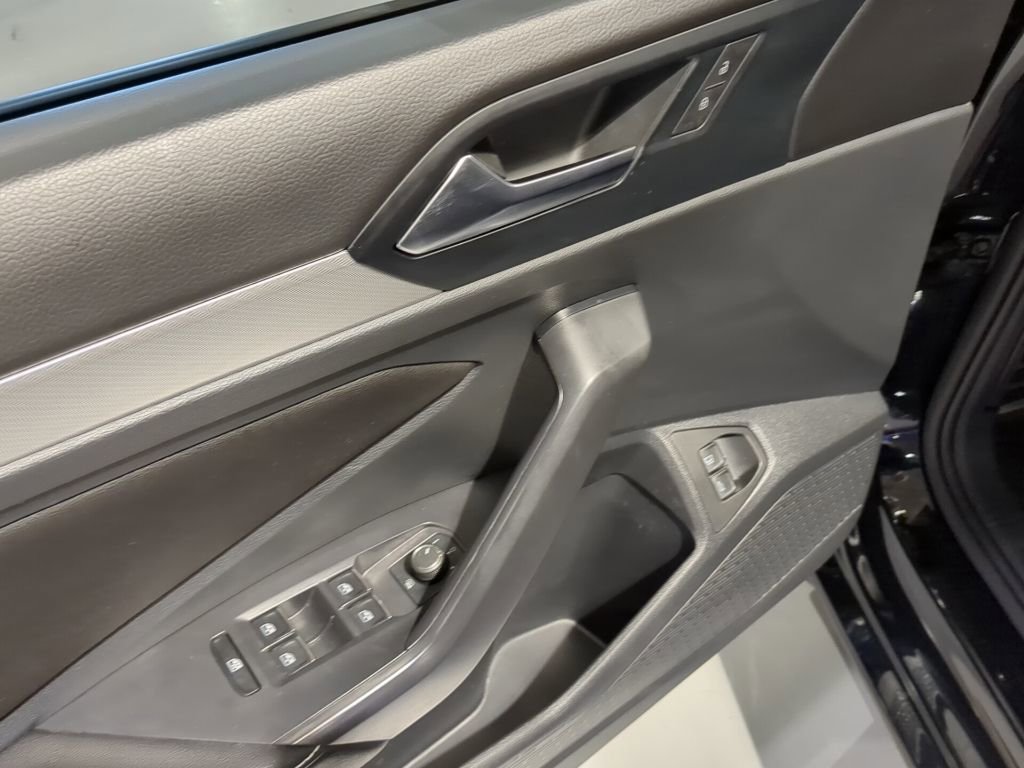 Used 2024 Volkswagen Jetta Sport image 17