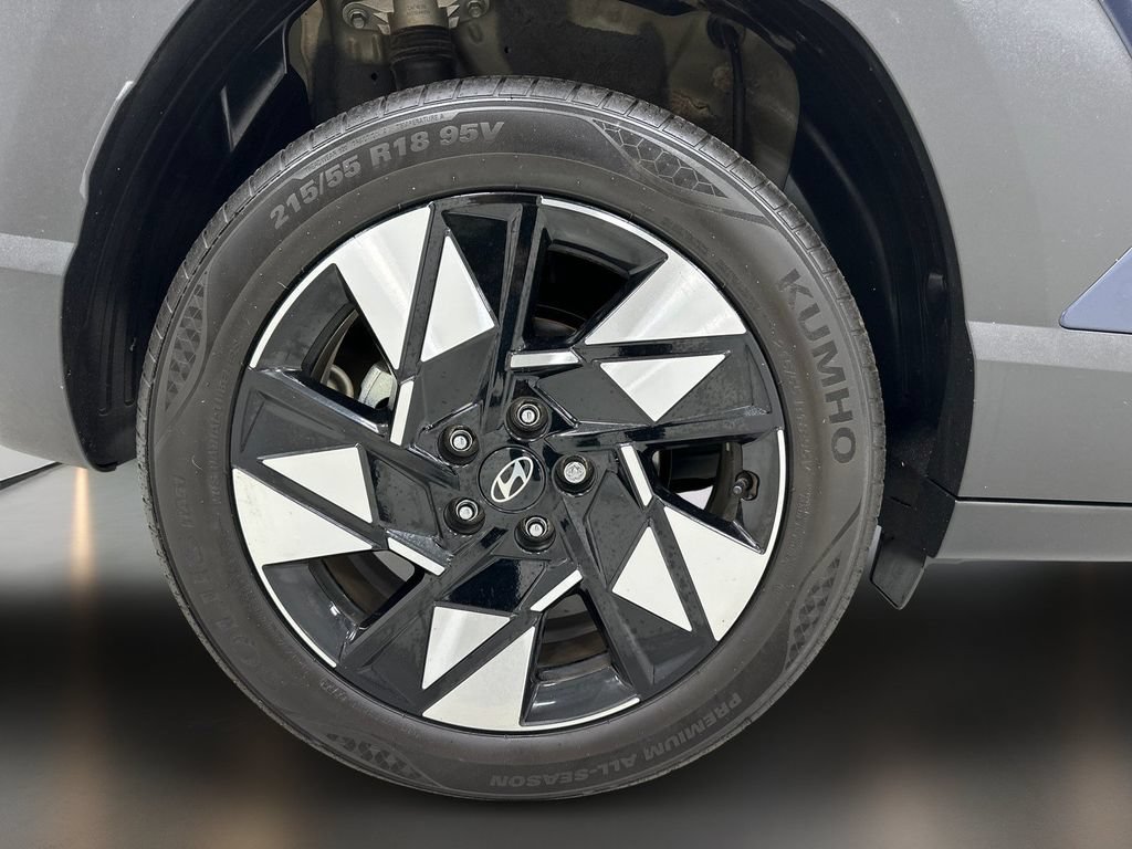 Certified 2025 Hyundai Kona SEL FWD image 11