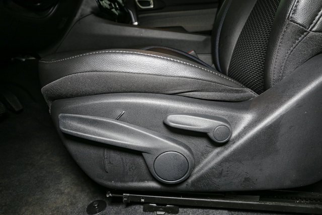 Used 2025 Jeep Compass Latitude image 36