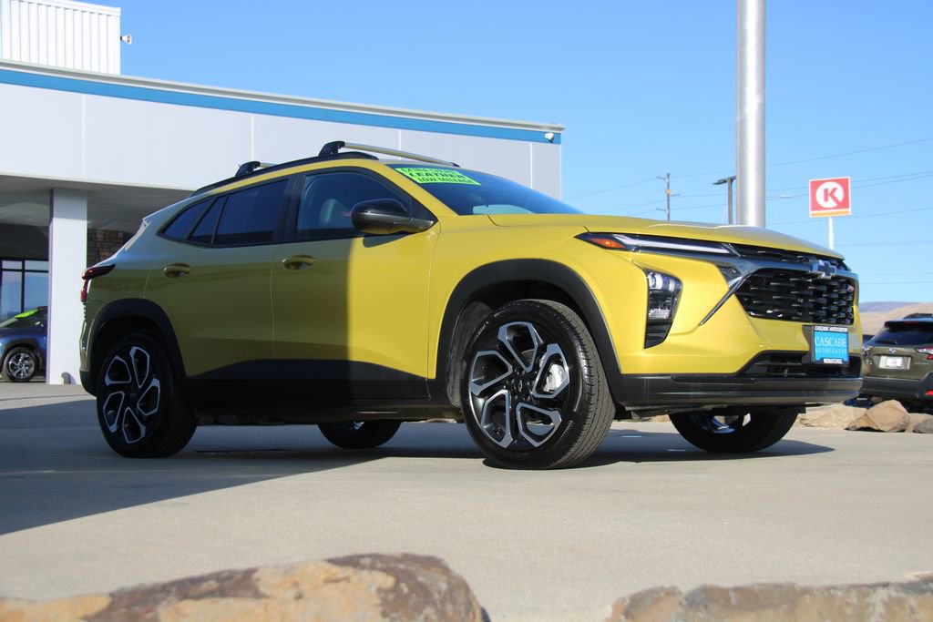 Used 2025 Chevrolet Trax RS image 5