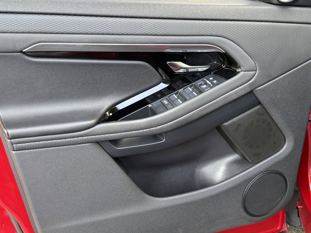 Used 2023 Land Rover Range Rover Evoque S image 12