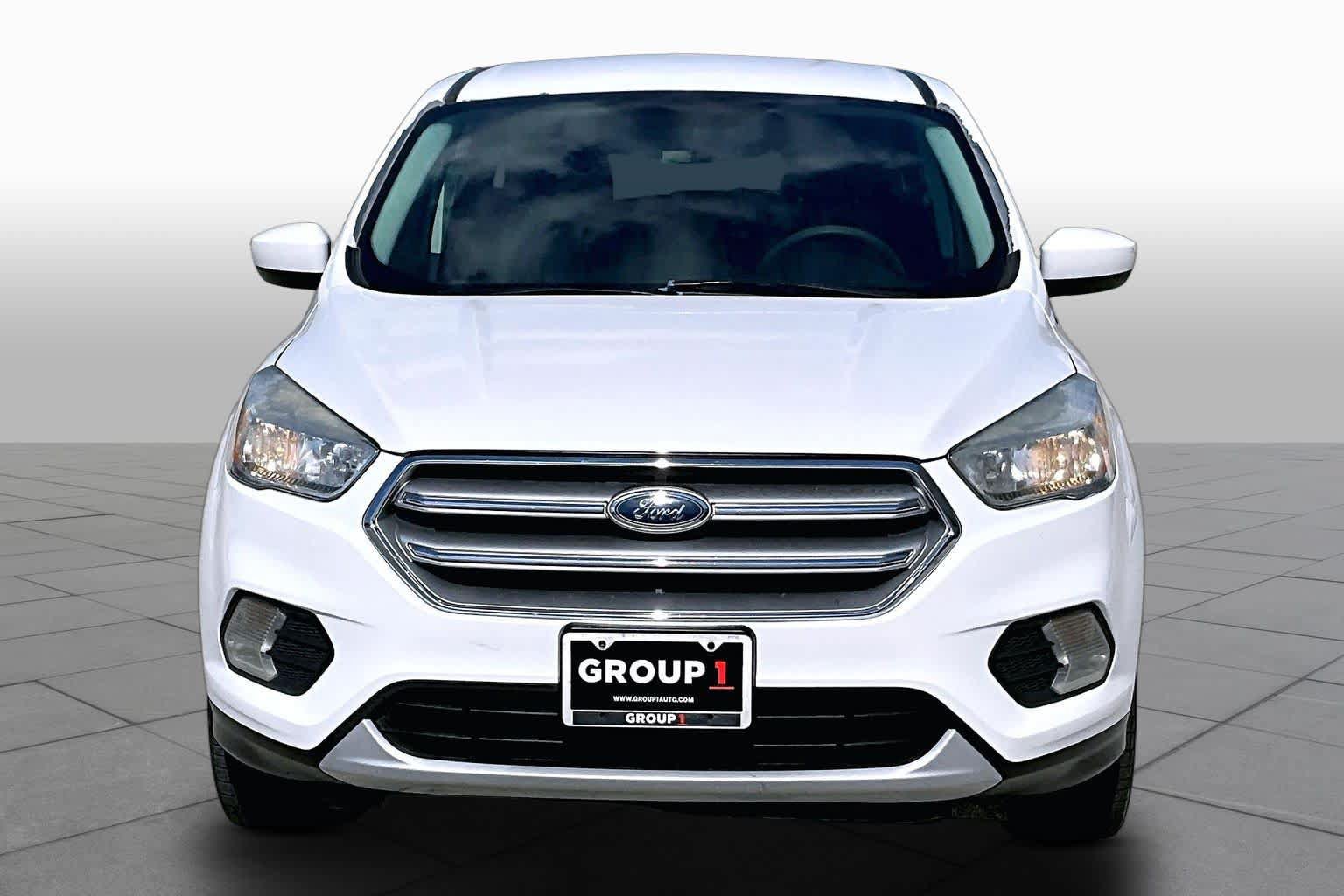 Used 2017 Ford Escape SE FWD image 4