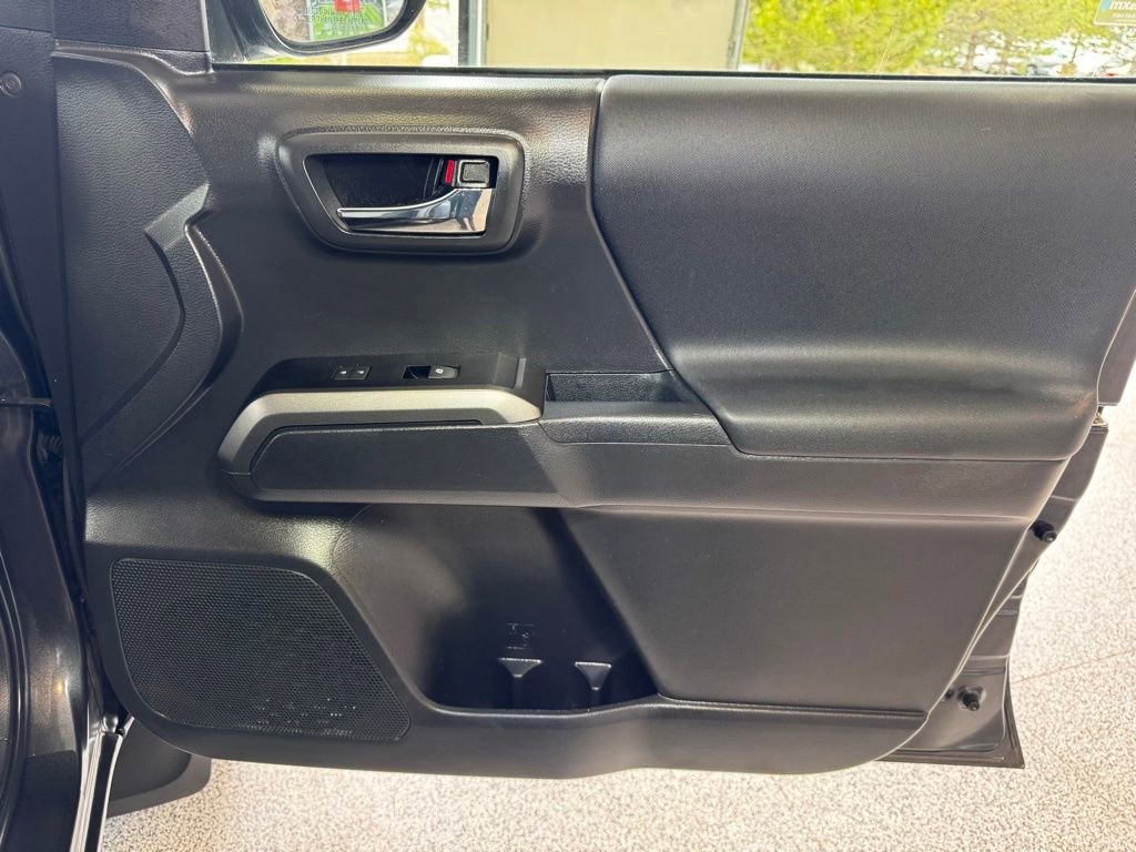 Certified 2023 Toyota Tacoma TRD Off-Road AWD/4WD image 52