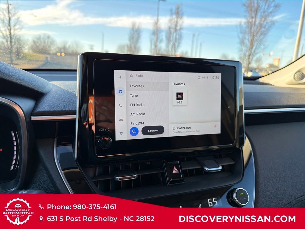 Used 2023 Toyota Corolla Cross XLE image 17