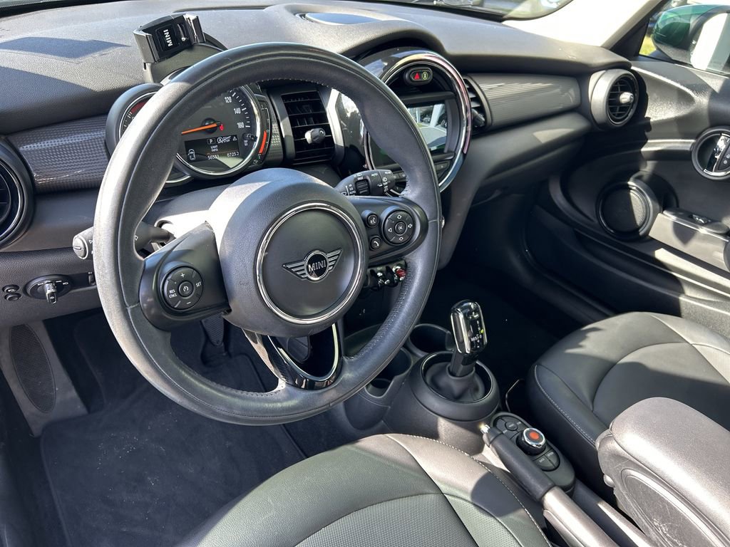 Used 2020 MINI Cooper 2-Door Hardtop image 16