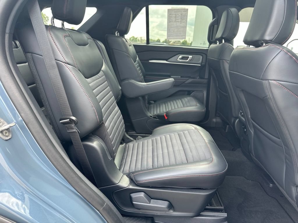 Used 2026 Ford Explorer ST-Line w/ ST-Line Street Pack AWD/4WD image 30