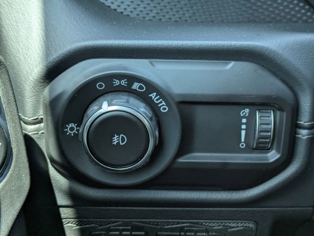 Used 2025 Jeep Wrangler Unlimited Rubicon AWD/4WD image 27