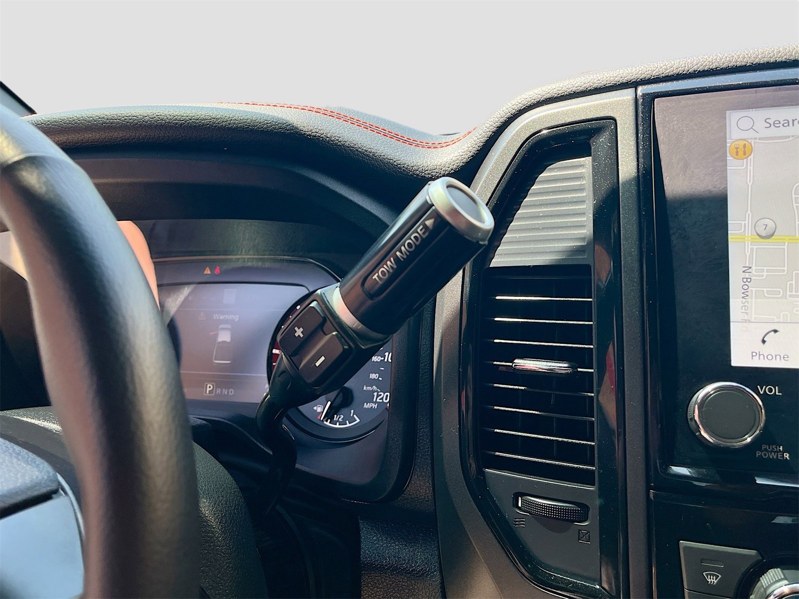 Used 2024 Nissan Titan PRO-4X w/ Pro-4x Convenience Package image 17