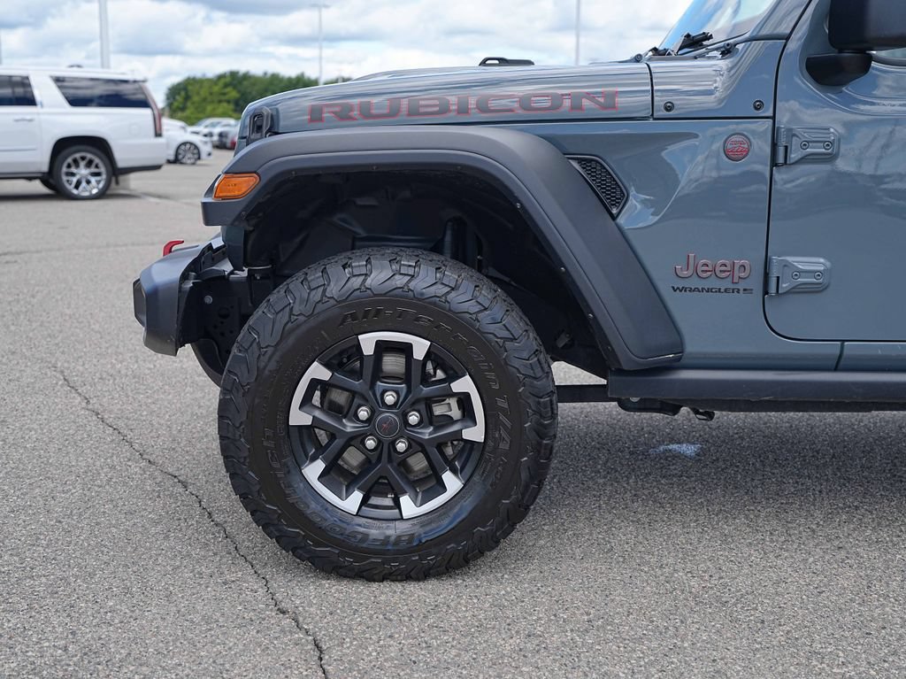 Used 2025 Jeep Wrangler Unlimited Rubicon AWD/4WD image 11