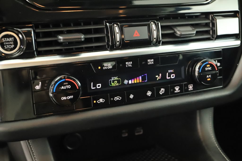 Used 2022 Nissan Pathfinder SV AWD/4WD image 27