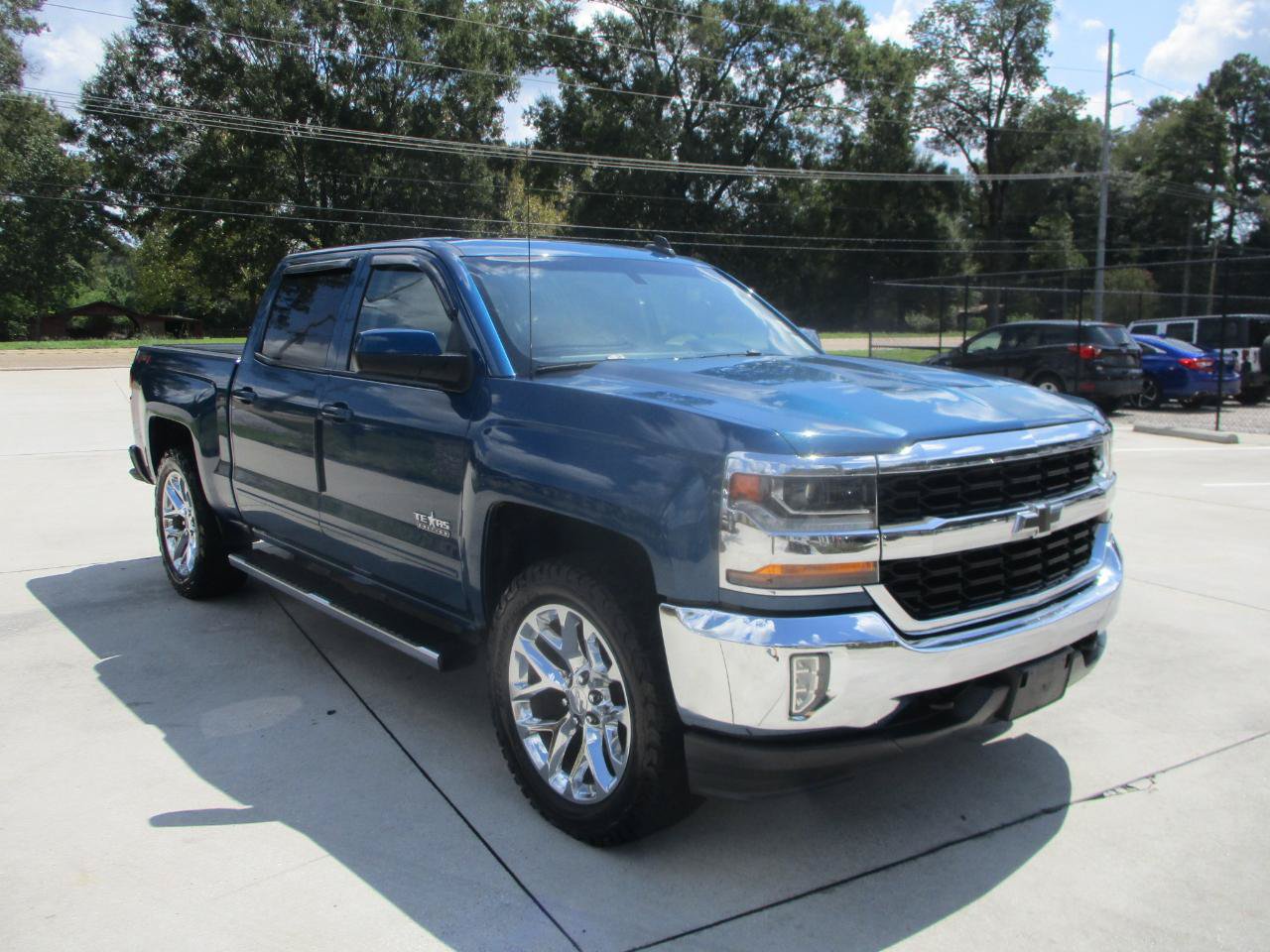 Used 2018 Chevrolet Silverado 1500 LT w/ Texas Edition AWD/4WD image 7