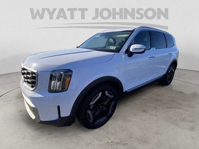 Used 2023 Kia Telluride S w/ S Sunroof Package FWD image 2