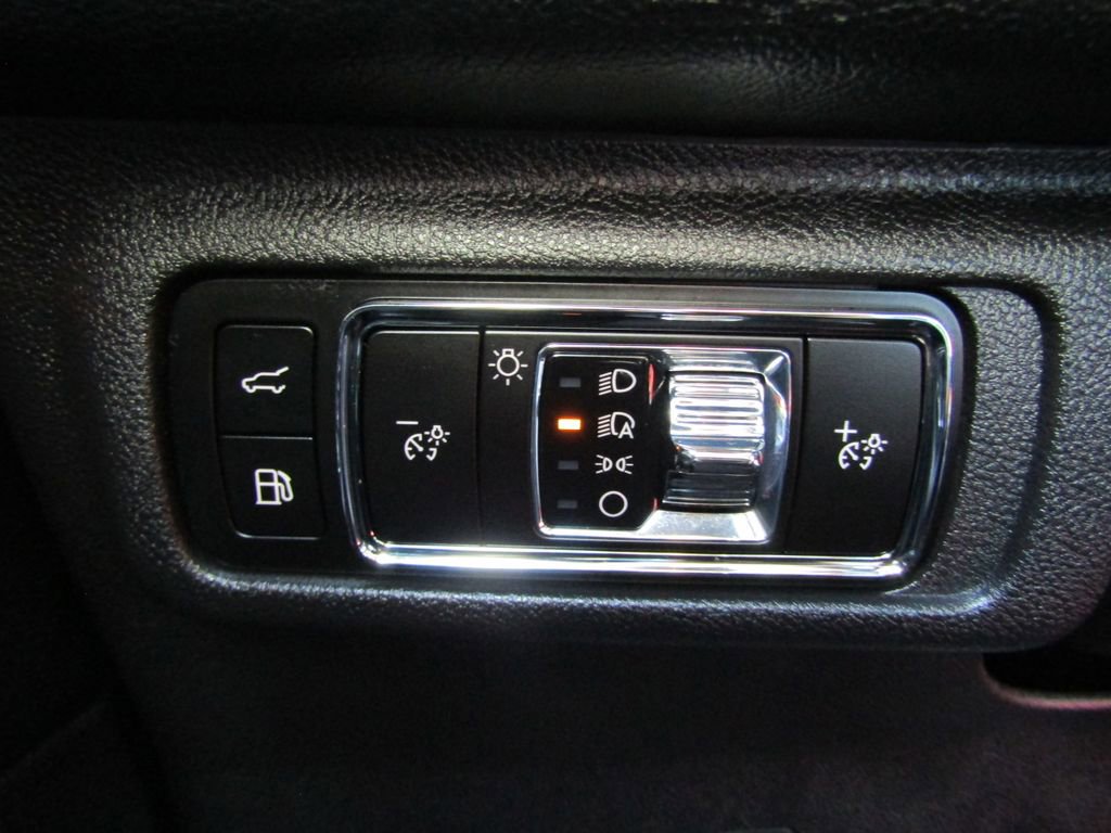 Used 2025 Lincoln Corsair Grand Touring w/ Equipment Group 301A AWD/4WD image 26