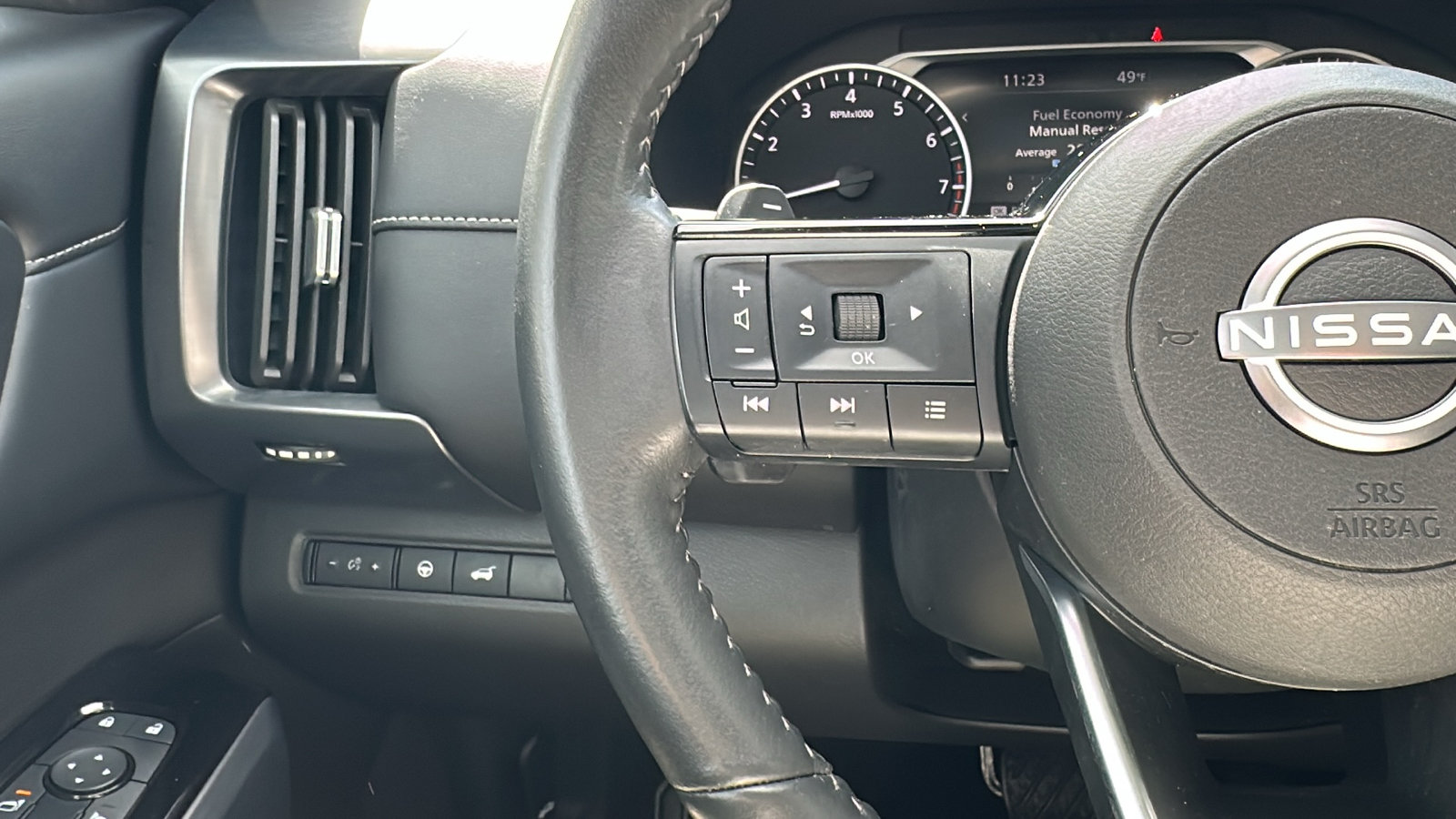 Certified 2024 Nissan Pathfinder SL w/ SL Premium Package AWD/4WD image 15