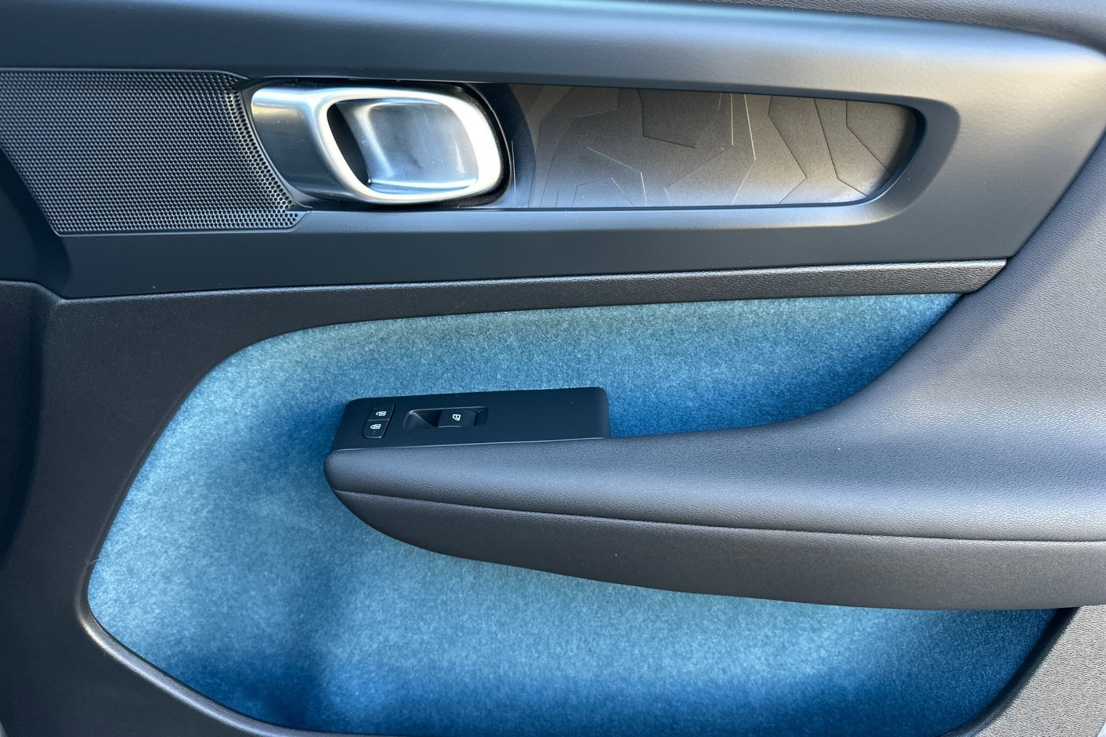 Certified 2023 Volvo XC40 Recharge Plus image 20