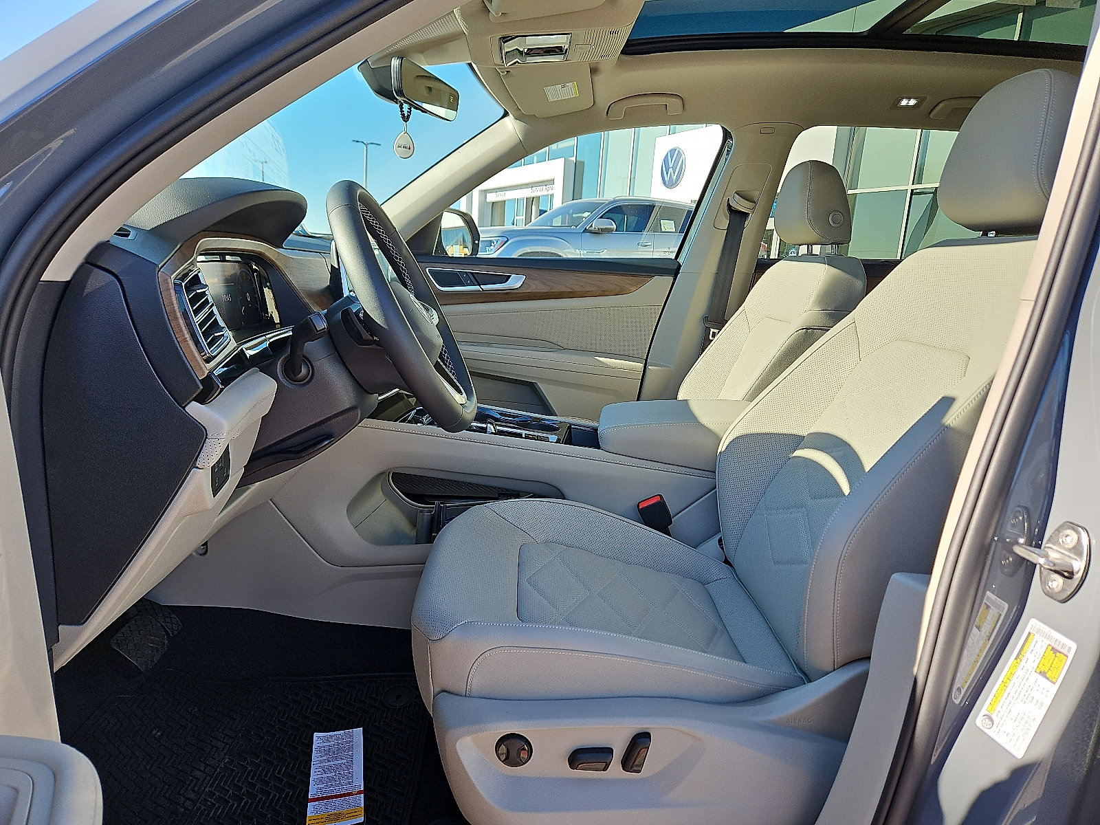 New 2026 Volkswagen Atlas SE image 12