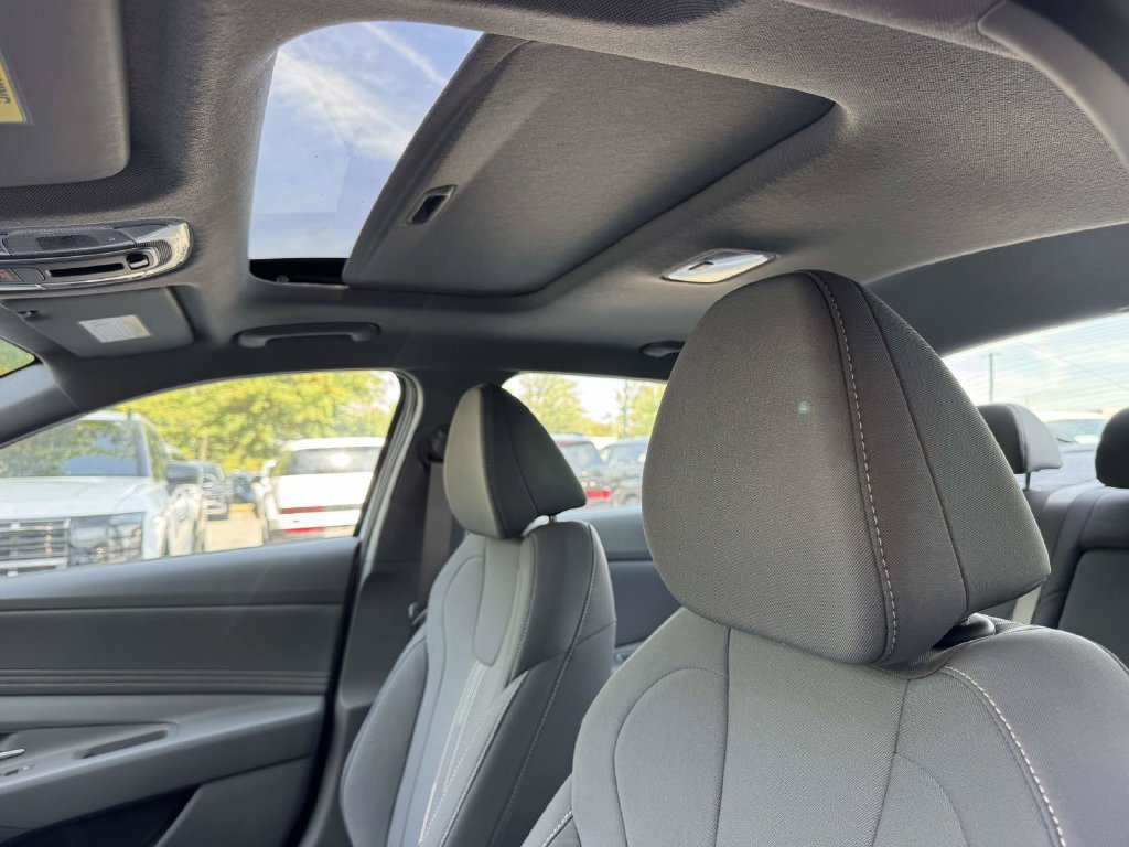 New 2026 Hyundai Elantra SEL Sport Premium FWD image 15