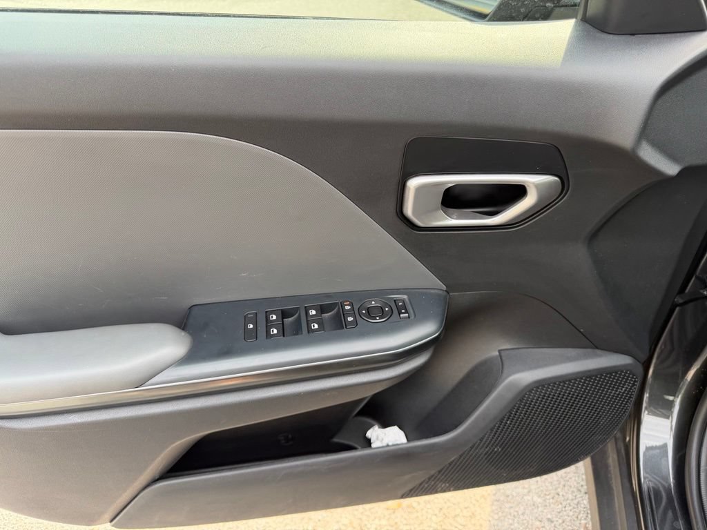 Used 2025 Kia K4 FWD image 21