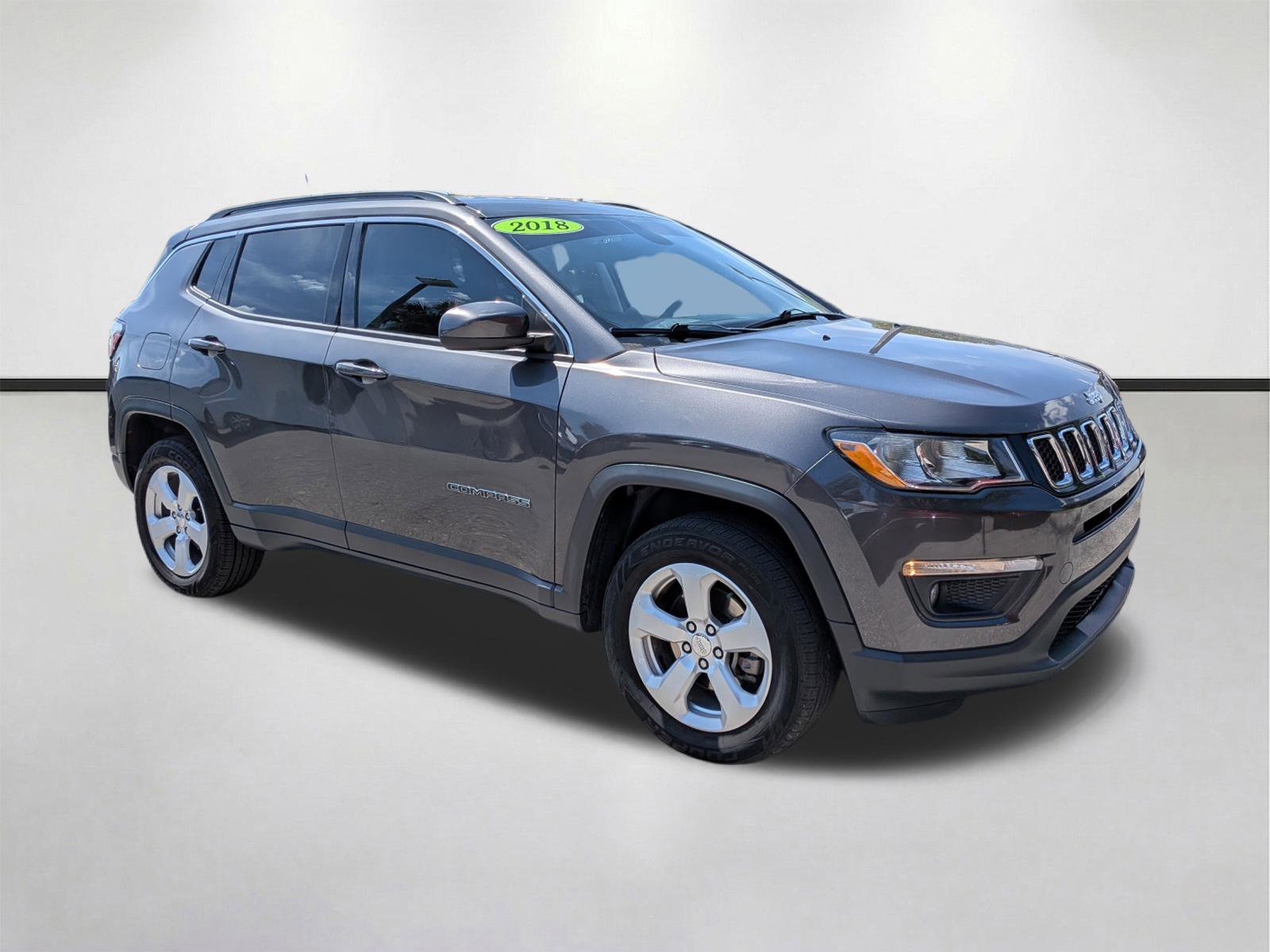 Used 2019 Jeep Compass Latitude image 1