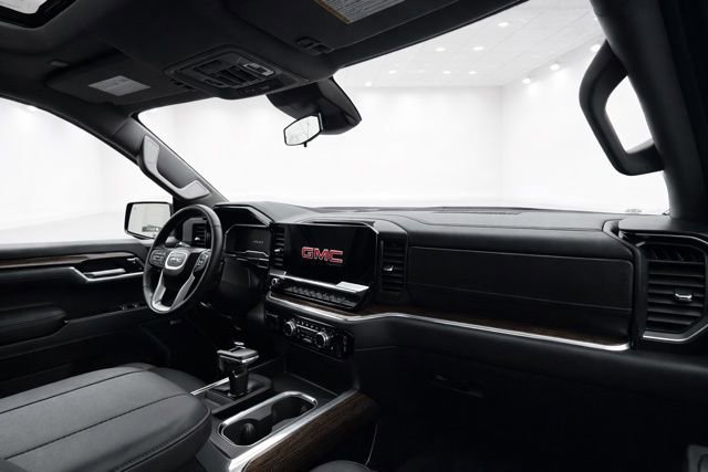 Used 2025 GMC Sierra 1500 Elevation w/ Elevation Premium Package image 18