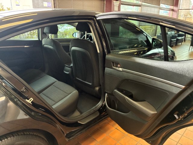 Used 2019 Hyundai Elantra SE w/ Cargo Package FWD image 31